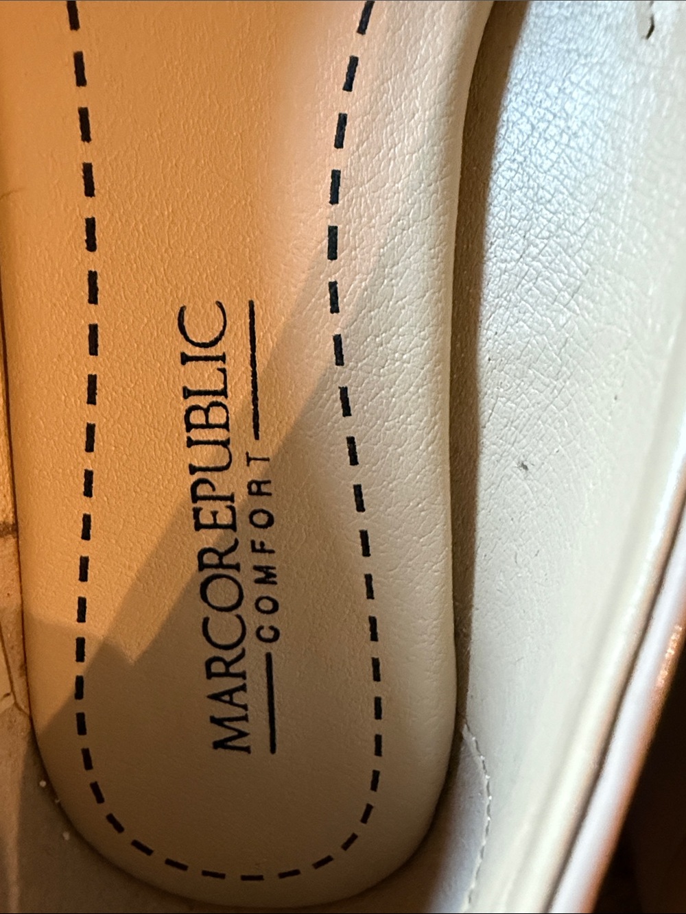 Sz 8 Wedge Heel Nude Patent Round-Toe - Picture 2 of 5